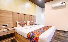 Fabhotel Priceless Nr Kokilaben Hospital